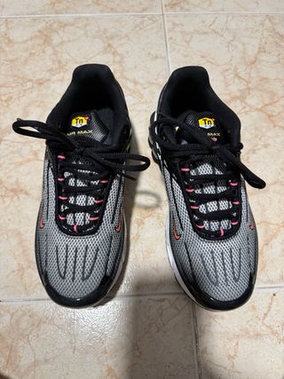Zapatillas Nike Air Max Plus Negras y Rosas