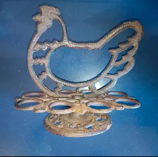 Porta huevos vintage hierro fundido