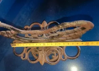 Porta huevos vintage hierro fundido