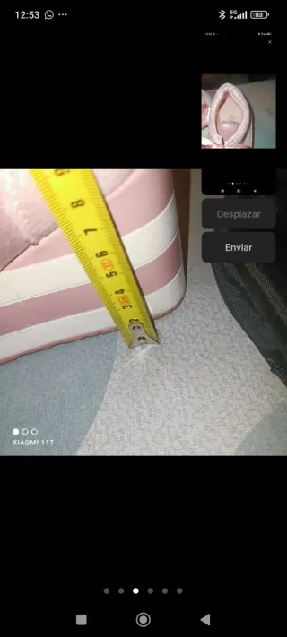 Zapatillas deportivas rosas y plateadas