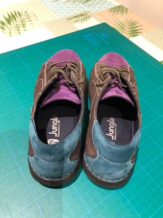 Zapatos Jungla Talla 37 Marrón y Morado
