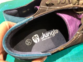 Zapatos Jungla Talla 37 Marrón y Morado