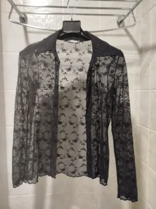 Camisa transparente encaje floral