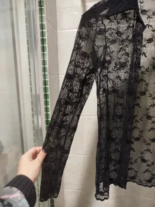 Camisa transparente encaje floral