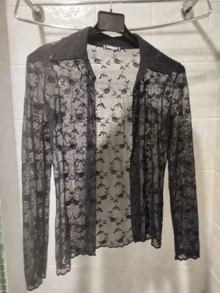 Camisa transparente encaje floral