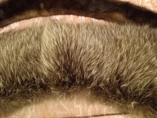 Set colli pelliccia marrone e grigio