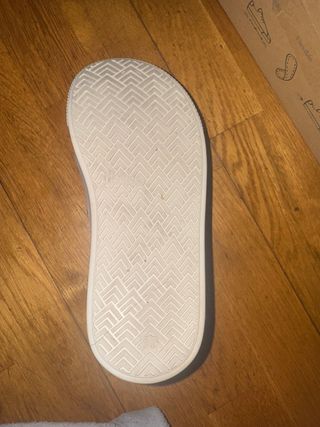 Zapatos respetuosos Fleetters, usados una vez.