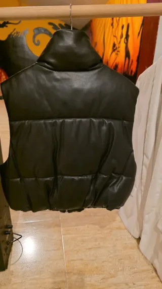 Chaleco Bershka Negro Talla S Piel Sintética