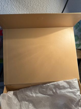 Caja regalo Michael Kors dorada con lazo
