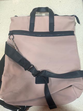 Mochila rosa y negra