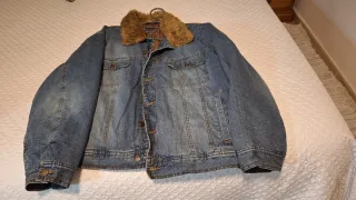 Cazadora tejana con cuello de pelo