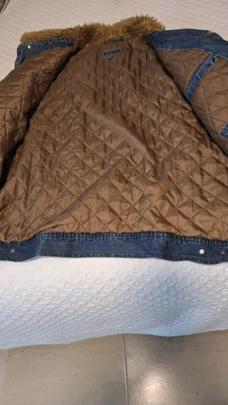 Cazadora tejana con cuello de pelo