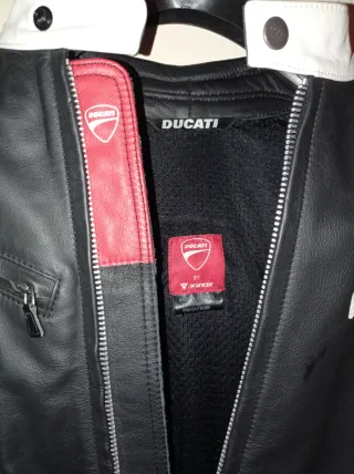 Chaqueta moto Cuero Dainese Ducati Talla  52.L