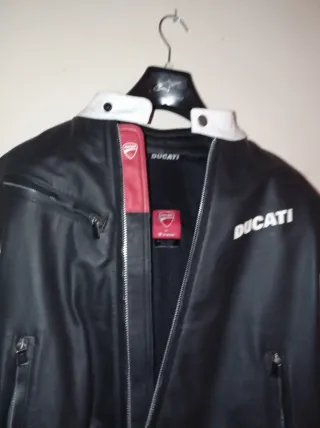 Chaqueta moto Cuero Dainese Ducati Talla  52.L