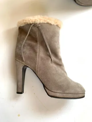 Botines beige de tacón