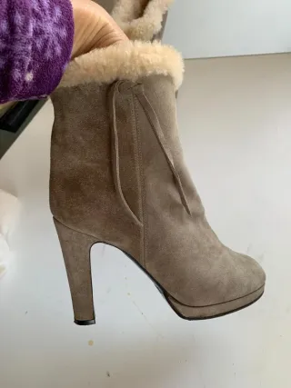 Botines beige de tacón