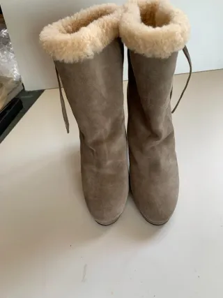 Botines beige de tacón