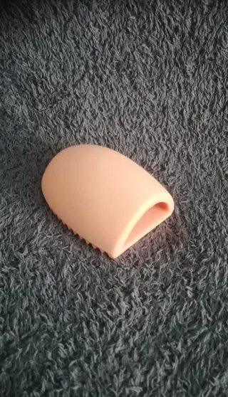 LIMPIA BROCHAS MAQUILLAJE