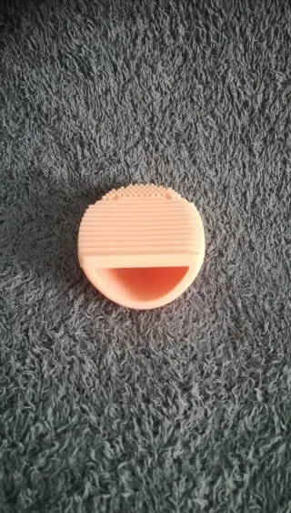 LIMPIA BROCHAS MAQUILLAJE