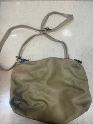 Bolso de hombro beige