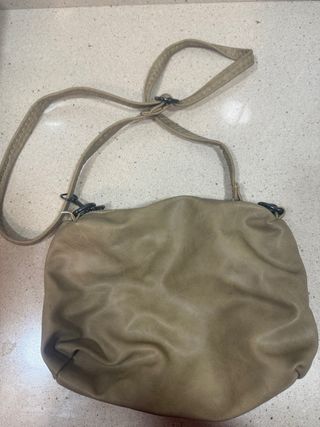 Bolso de hombro beige