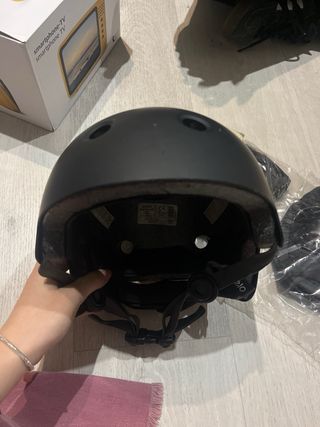 Casco, rodilleras y coderas protectoras