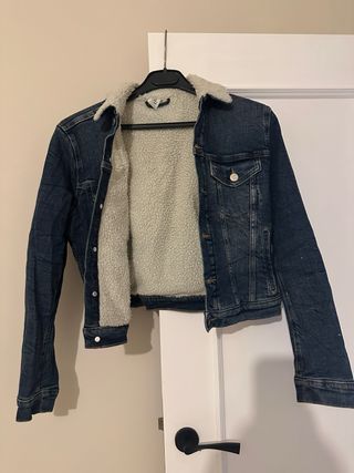 Chaqueta vaquera forrada de borreguito