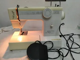 Máquina de coser Privileg Nova