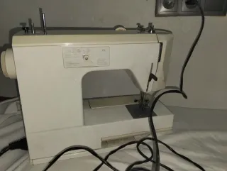 Máquina de coser Privileg Nova