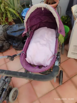 Carrito de muñecas morado