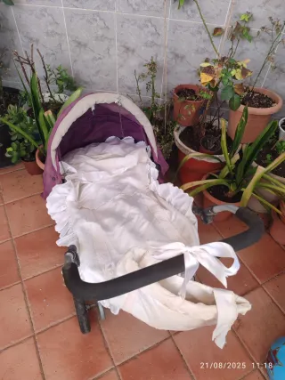Carrito de muñecas morado