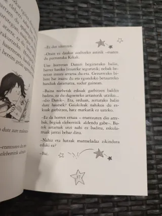 2 liburu. Kika. Detektibe / eta urperatutako hiria