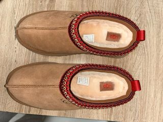 UGG Tazz Zuecos Marrones y Rojos