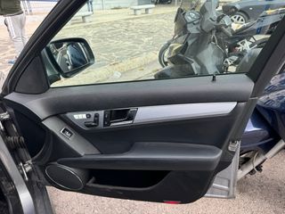 Mercedes-Benz C63 p30 2009