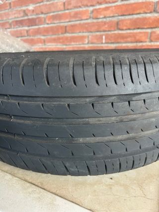2 Neumáticos de diferentes marcas R16
