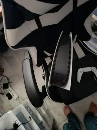 PS5 Digital Edition + Mando Sony Blanco