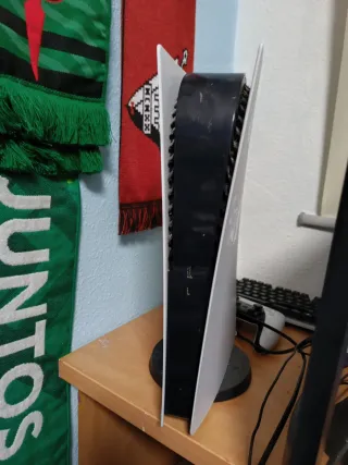 PS5 Digital Edition + Mando Sony Blanco