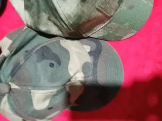 Gorras variadas la mayoría sin extrenar