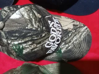 Gorras variadas la mayoría sin extrenar