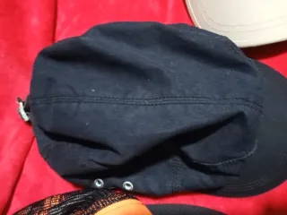 Gorras variadas la mayoría sin extrenar