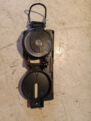 Brújula de bolsillo plegable