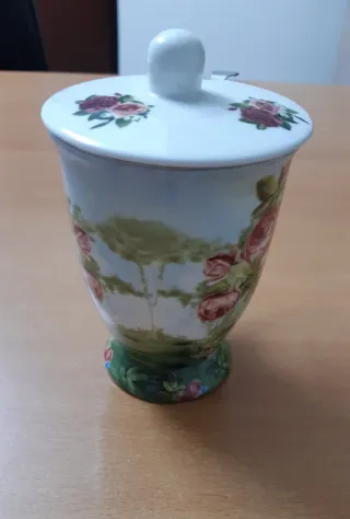 Tisaniera in ceramica con decoro floreale