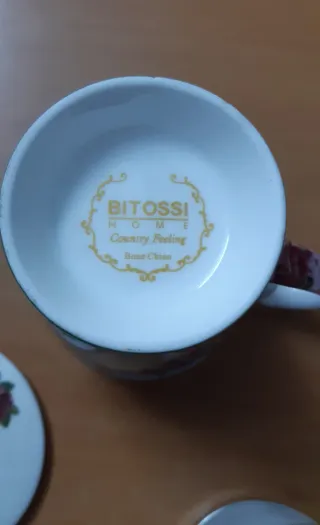 Tisaniera in ceramica con decoro floreale