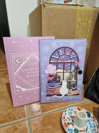 Illumicrate Afterlight Seasonal Spirit box