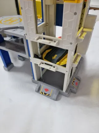 Parking y coches de juguete