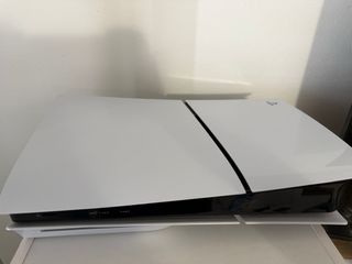 PlayStation 5 Sony Blanca y Negra