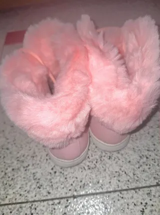 Zapatillas rosas con pelo