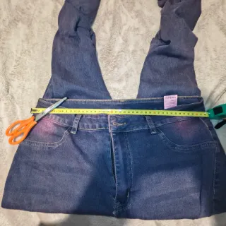 Vaqueros desgastados efecto tie-dye