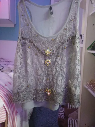 Top Stradivarius fiesta pedrería