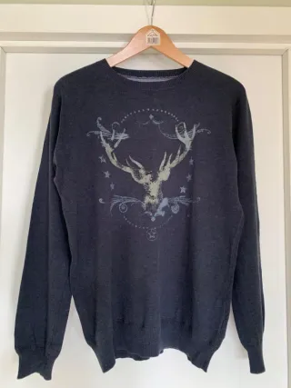 Jersey negro con estampado de ciervo